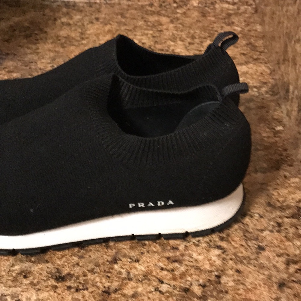 Black prada sneakers size9/ IT39 in good condition. - Picture 4 of 7
